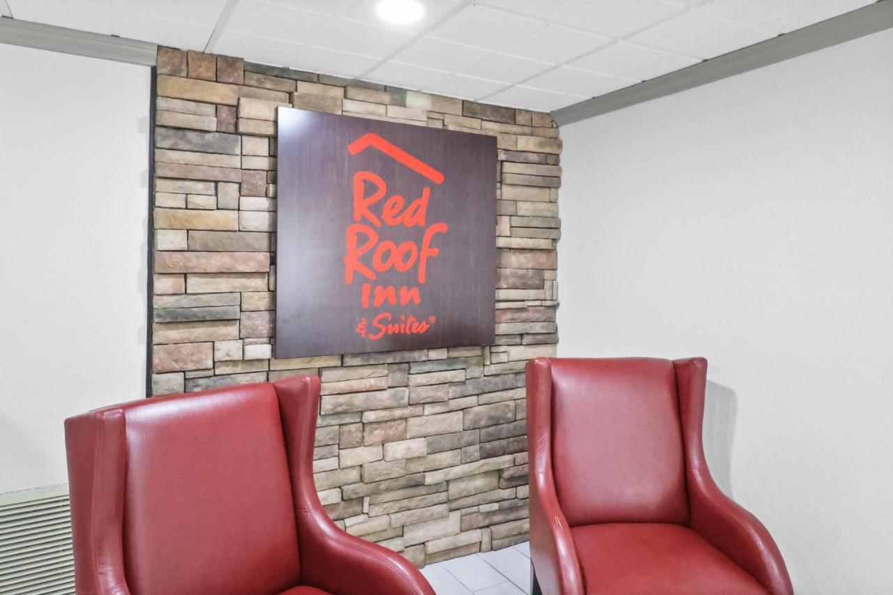 Red Roof Inn & Suites Fayetteville-Fort Bragg Екстериор снимка